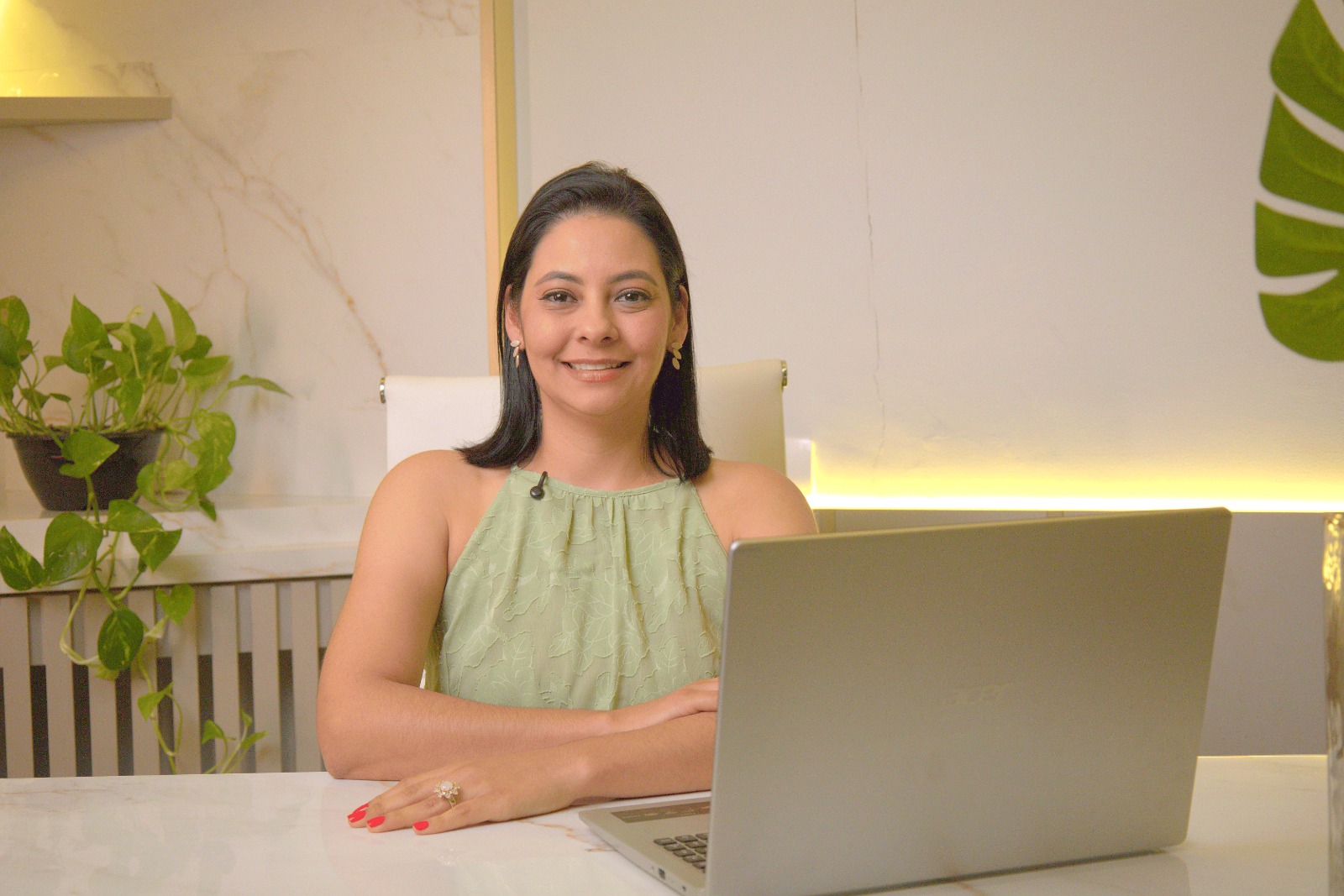 Dra. Vanessa Meira no studio de pilates